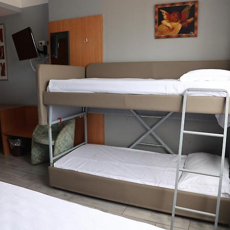 Hotel Garda آفي المظهر الخارجي الصورة