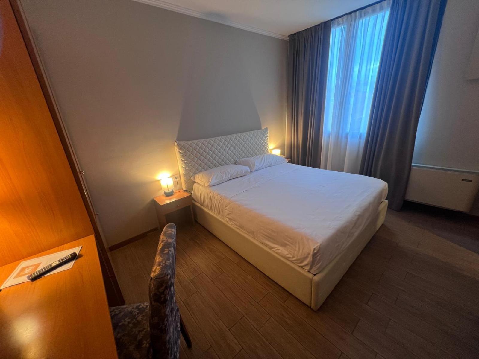 Hotel Garda آفي المظهر الخارجي الصورة